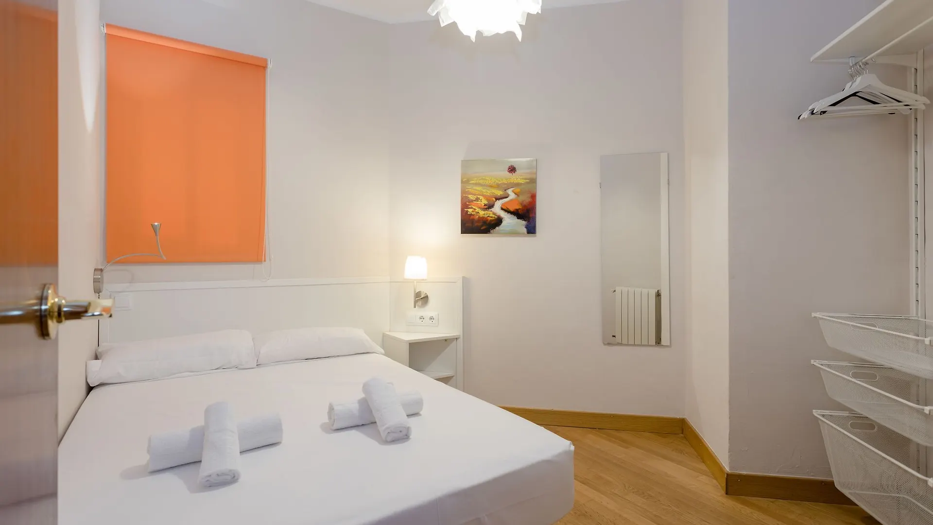 Sagrada Familia - Gaudi Apartment Барселона Испания