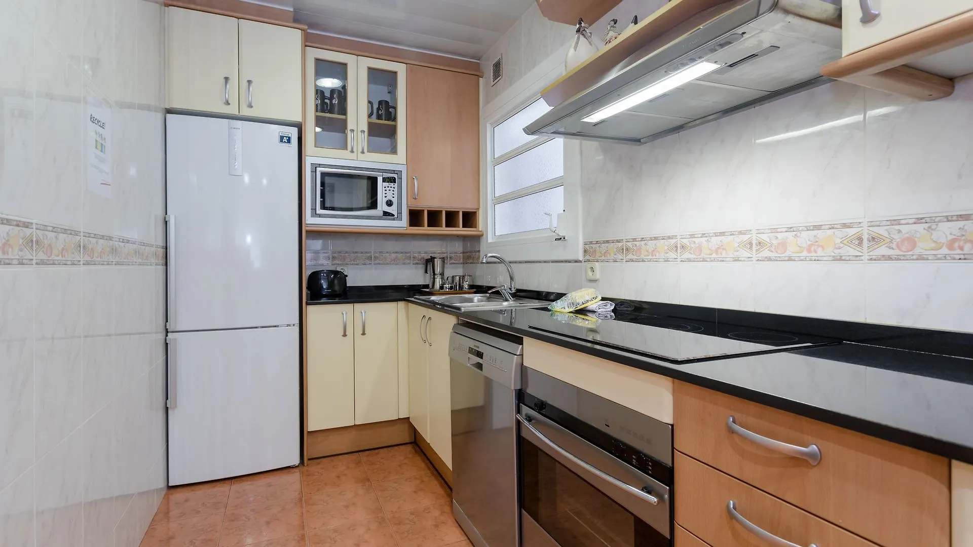 Sagrada Familia - Gaudi Apartment Барселона